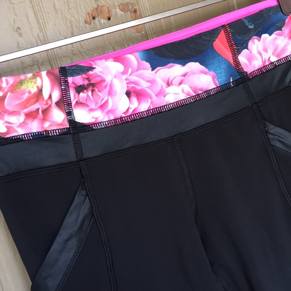 Lululemon Capri leggins - Picture 6 of 7